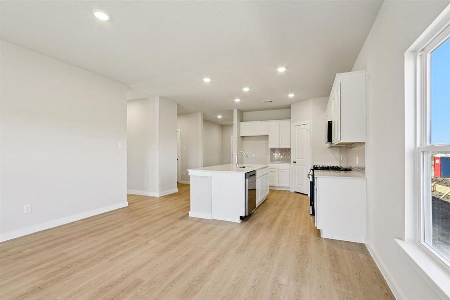 Furnished interior view inside a new home in Hickory Hill, Sherman (Image 6).