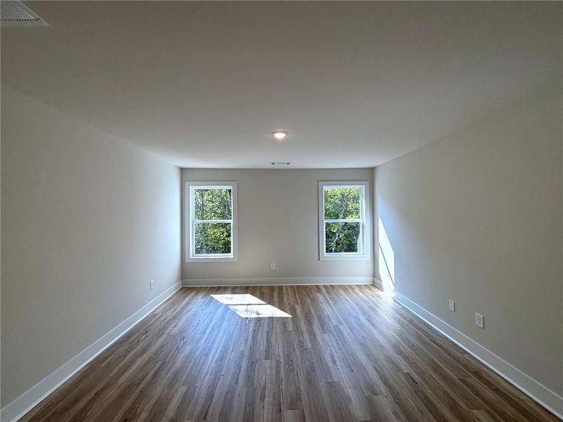 Spacious, unfurnished interior of a new home in , Gainesville (Image 22).