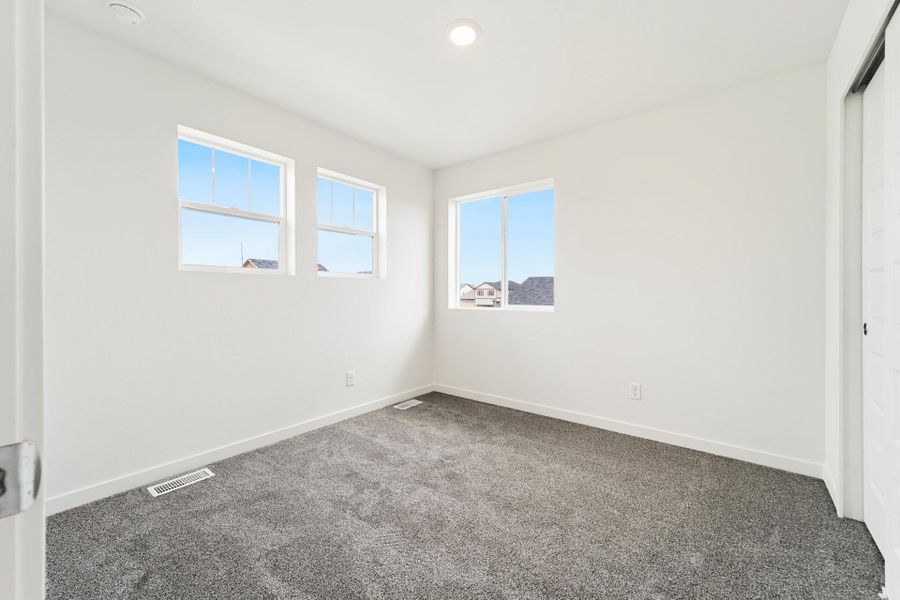 Spacious, unfurnished interior of a new home in Granary, Johnstown (Image 18).