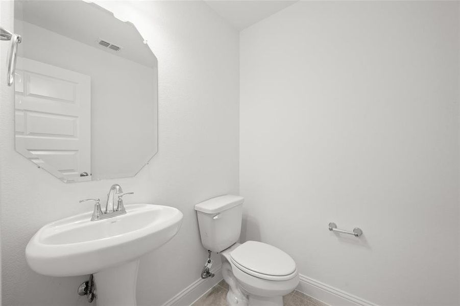 412 Basalt Powder room2