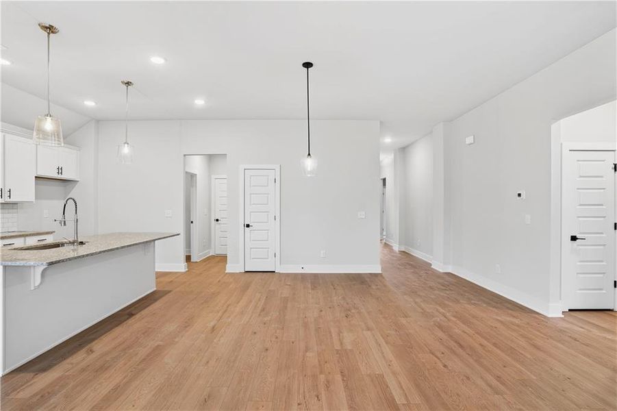 Spacious, unfurnished interior of a new home in The Fairways at Mirror Lake, Villa Rica (Image 13).