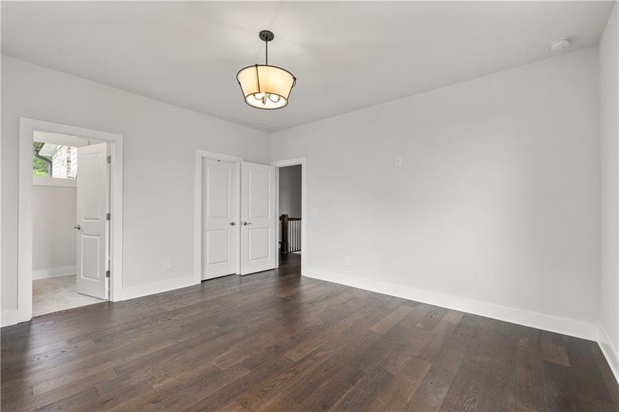 Spacious, unfurnished interior of a new home in Crossroads, Alpharetta (Image 50).