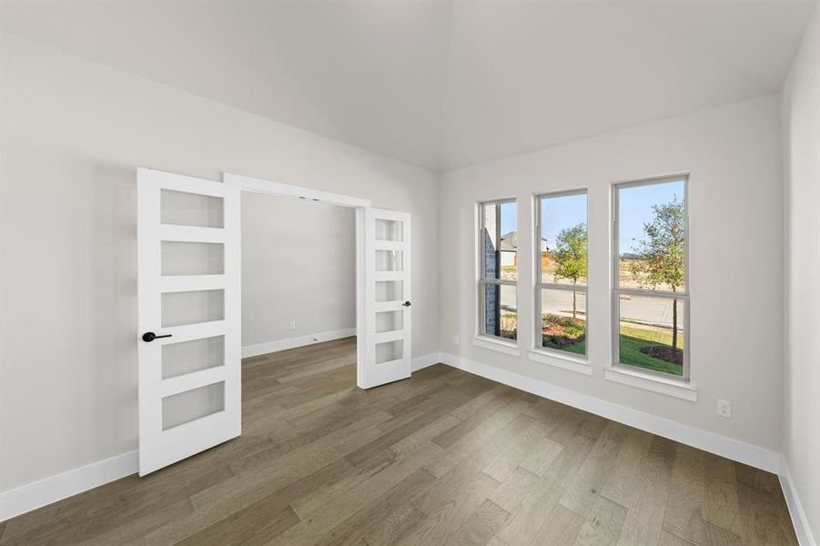 Spacious, unfurnished interior of a new home in Brookfield, Melissa (Image 20). Spacious, unfurnished interior of a new home in Brookfield, Melissa (Image 20).