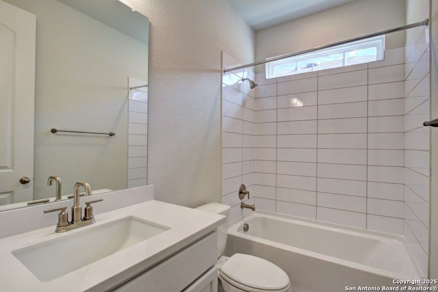 Furnished interior view inside a new home in Veranda, San Antonio (Image 2).