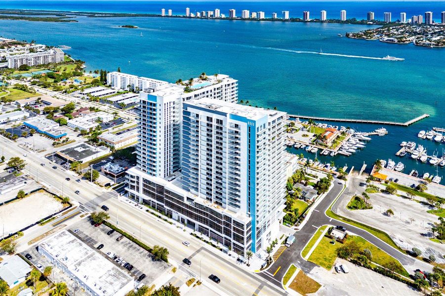 073-220LakeShoreDrive-1508-LakePark-FL-3