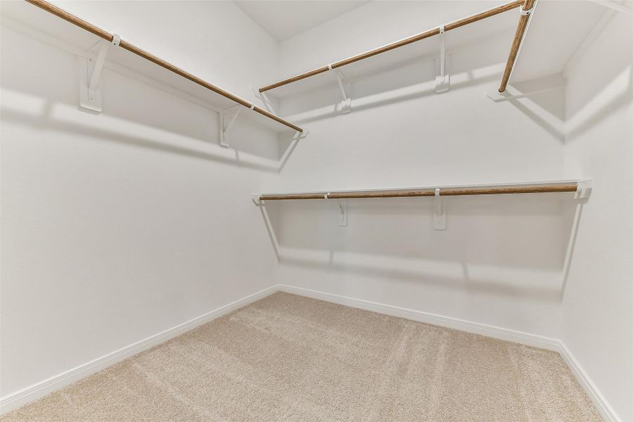 Spacious, unfurnished interior of a new home in Anderson Lake, Houston (Image 24).