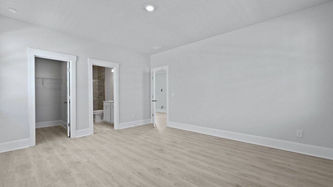 Spacious, unfurnished interior of a new home in Rivers Reach, Yemassee (Image 16).