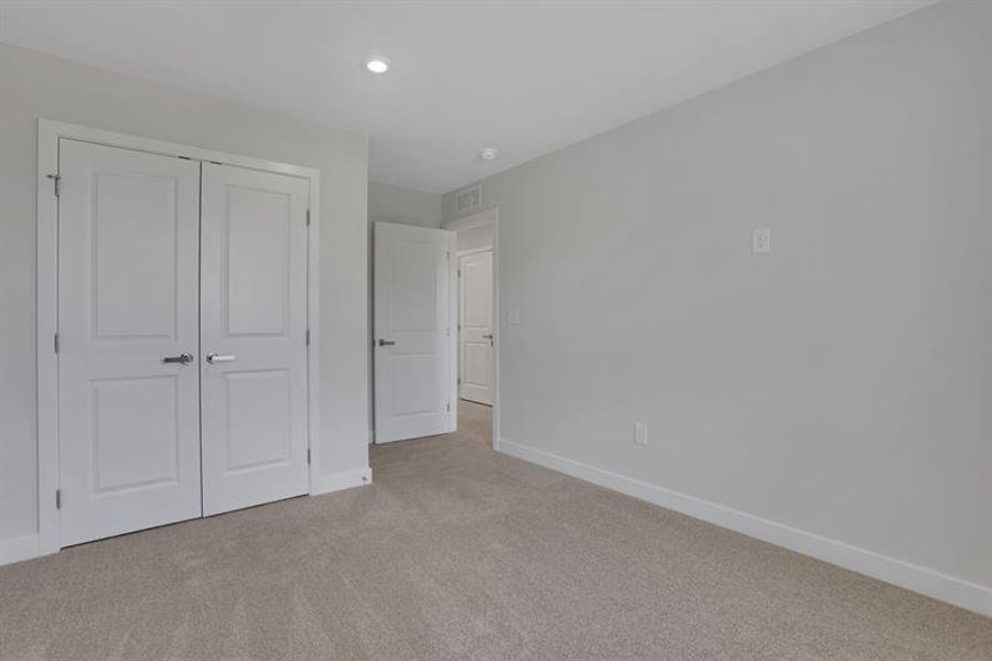 Spacious, unfurnished interior of a new home in Laurel Fields, Gainesville (Image 28).