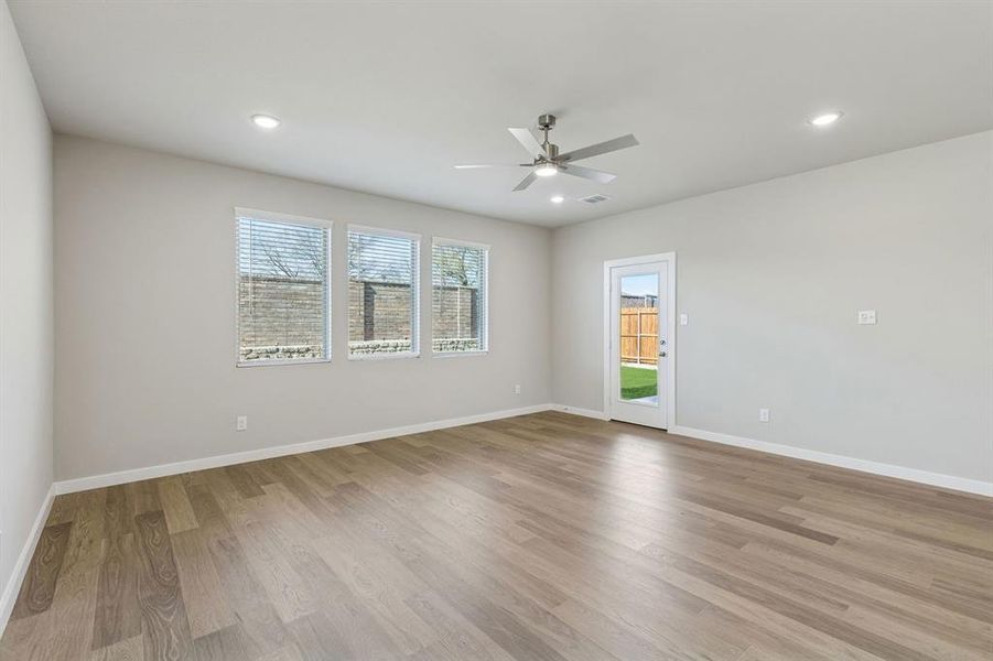 Spacious, unfurnished interior of a new home in Lone Oak, Alvarado (Image 22). Spacious, unfurnished interior of a new home in Lone Oak, Alvarado (Image 22).