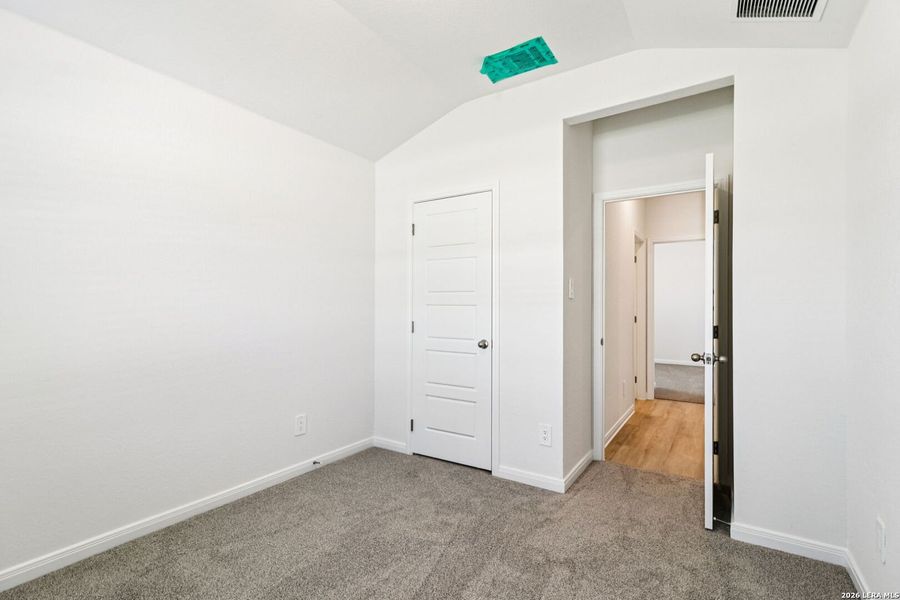 Spacious, unfurnished interior of a new home in Catalina, Converse (Image 18).