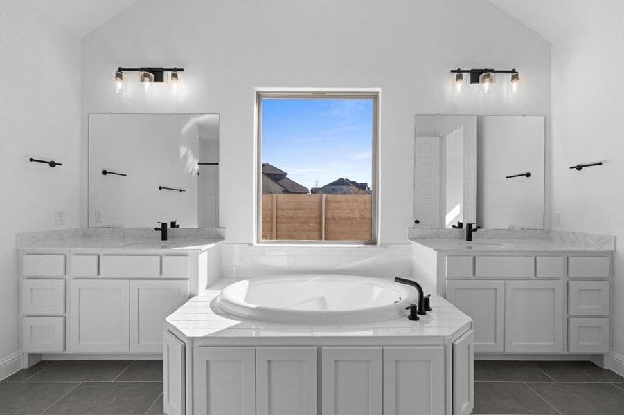 DAL_Painted Tree_Easton_3925 Menard Street (25) DAL_Painted Tree_Easton_3925 Menard Street (25)