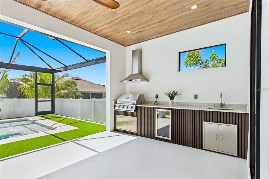 Exterior details and patio area of a home in , Cape Coral (Image 25).