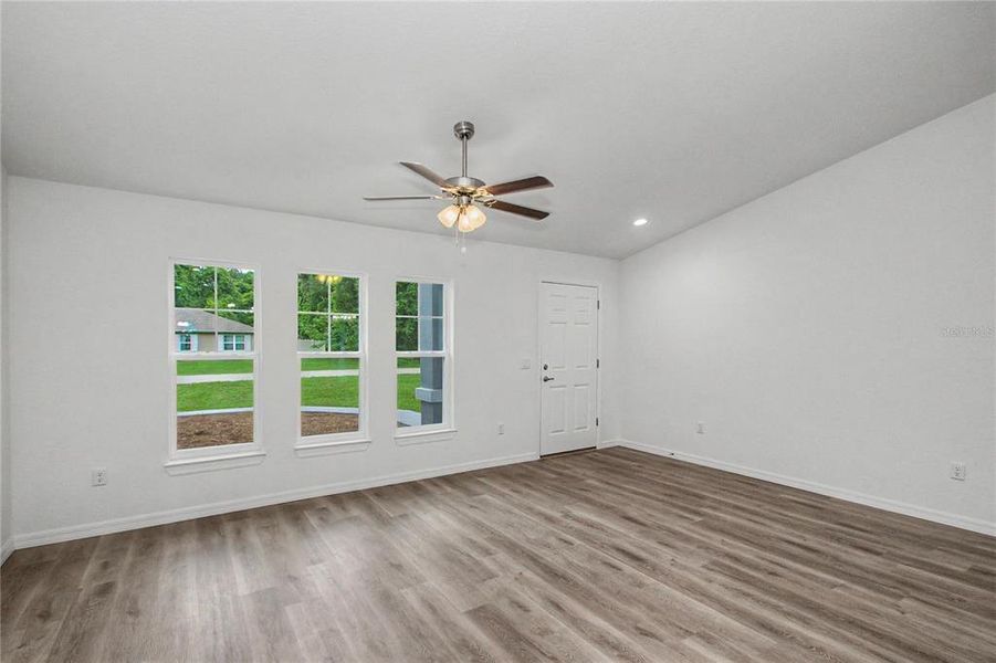Spacious, unfurnished interior of a new home in , Summerfield (Image 24).