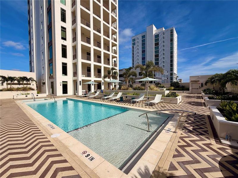 Condo located in St. Petersburg, FL showcasing its design and architecture (Image 6). Condo located in St. Petersburg, FL showcasing its design and architecture (Image 6).