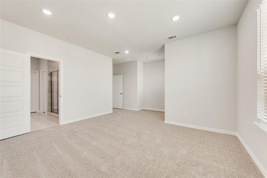 Spacious, unfurnished interior of a new home in Wade Settlement Townhomes, Frisco (Image 19). Spacious, unfurnished interior of a new home in Wade Settlement Townhomes, Frisco (Image 19).
