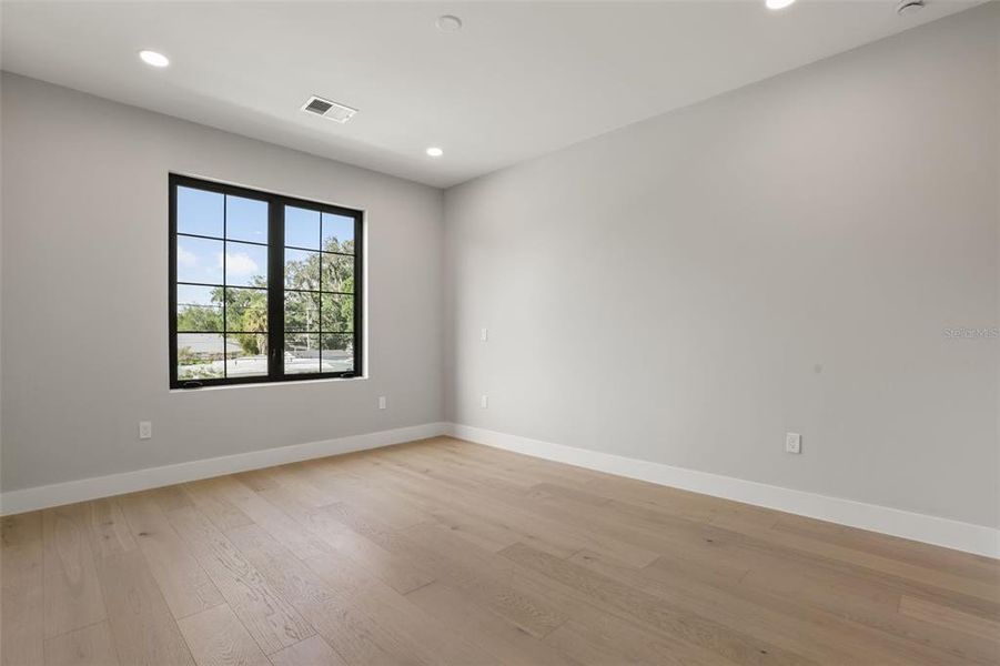 Spacious, unfurnished interior of a new home in College Park, Orlando (Image 42). Spacious, unfurnished interior of a new home in College Park, Orlando (Image 42).