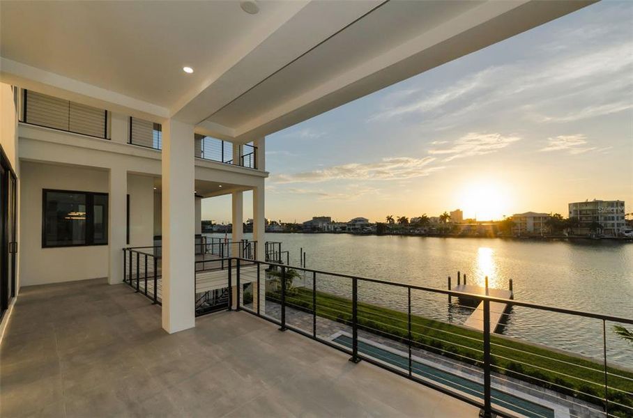Exterior details and patio area of a home in , Treasure Island (Image 38).