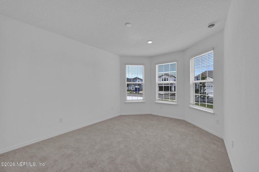 Spacious, unfurnished interior of a new home in Hyland Trail, Green Cove Springs (Image 42).