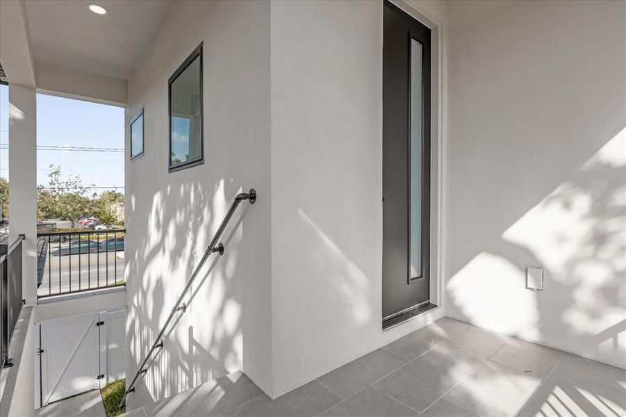 Exterior details and patio area of a home in , Orlando (Image 29).