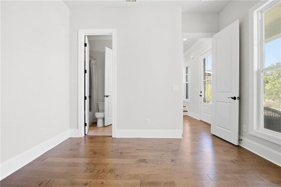Spacious, unfurnished interior of a new home in Waterside Single Family, Peachtree Corners (Image 10).