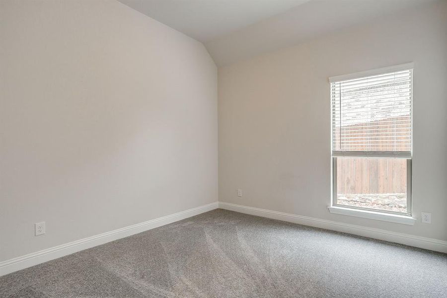 Spacious, unfurnished interior of a new home in Oak Hills, Burleson (Image 31).