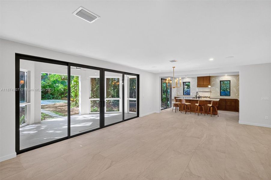 Spacious, unfurnished interior of a new home in , Miami (Image 44).