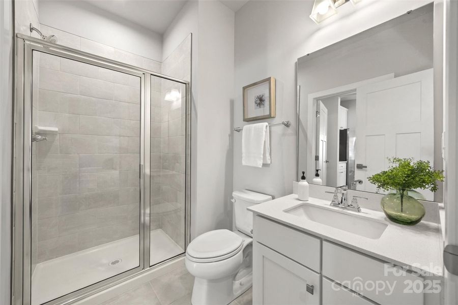 Full bathroom on main level Full bathroom on main level