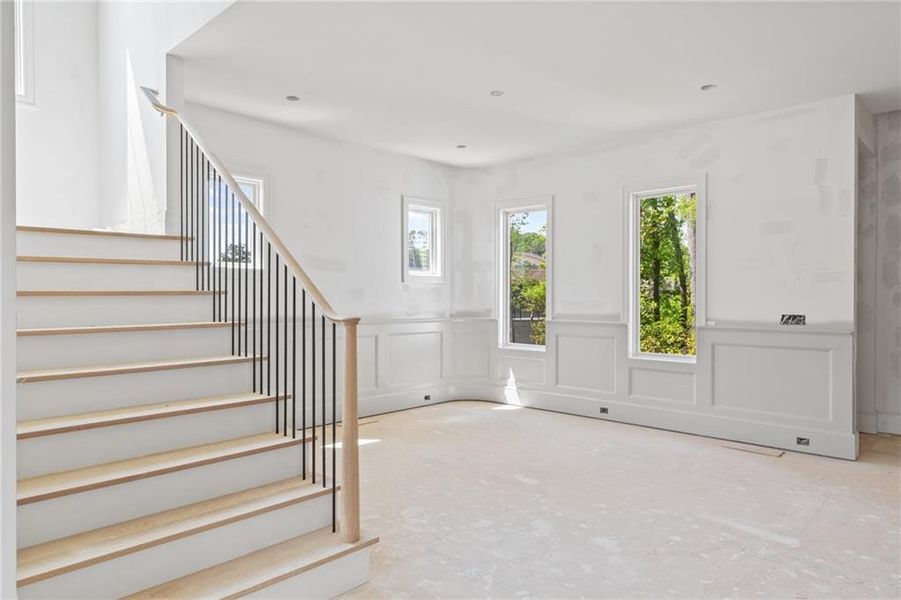 Spacious, unfurnished interior of a new home in , Roswell (Image 6).