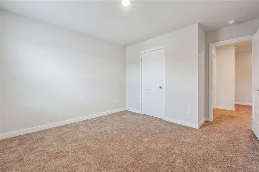 Spacious, unfurnished interior of a new home in The Enclave at Stonewall Station, Union City (Image 16).