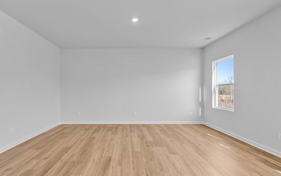 Spacious, unfurnished interior of a new home in Bell West, Kernersville (Image 15).