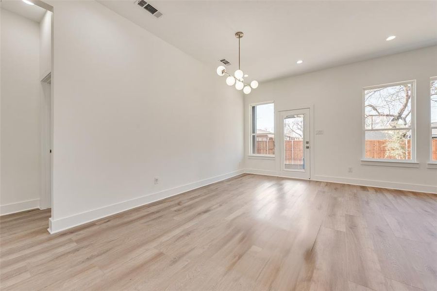 Spacious, unfurnished interior of a new home in , Dallas (Image 13).