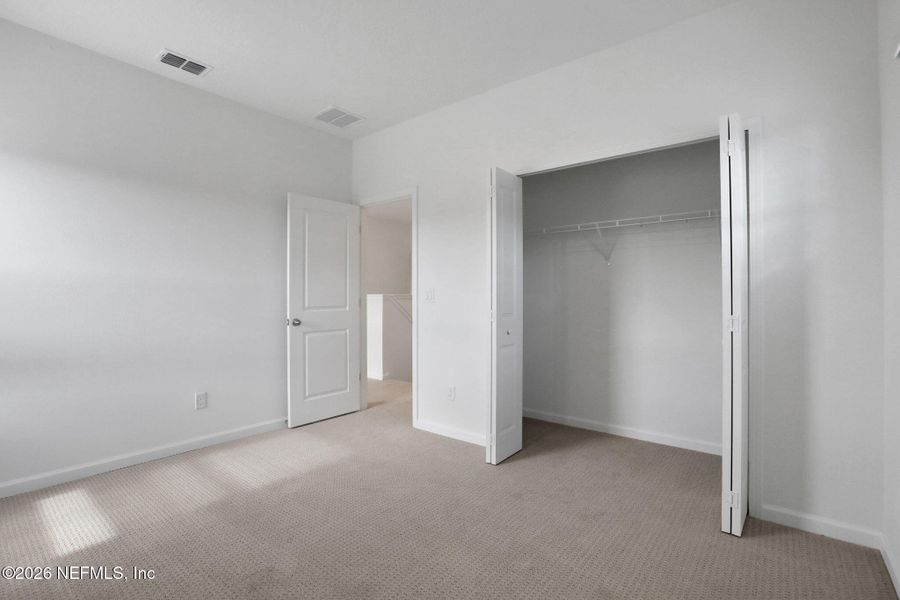 Spacious, unfurnished interior of a new home in Hyland Trail, Green Cove Springs (Image 41).