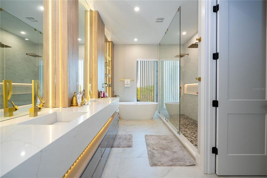 Furnished interior view inside a new home in , Montverde (Image 48).