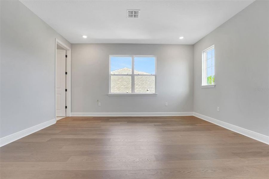 Spacious, unfurnished interior of a new home in Palms at Windermere, Windermere (Image 34).