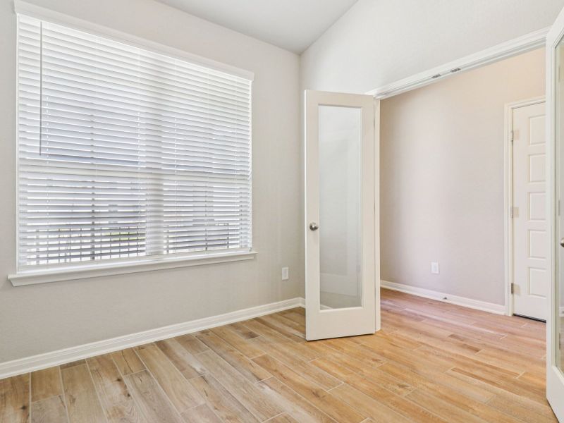 Spacious, unfurnished interior of a new home in Kallison Ranch, San Antonio (Image 27).
