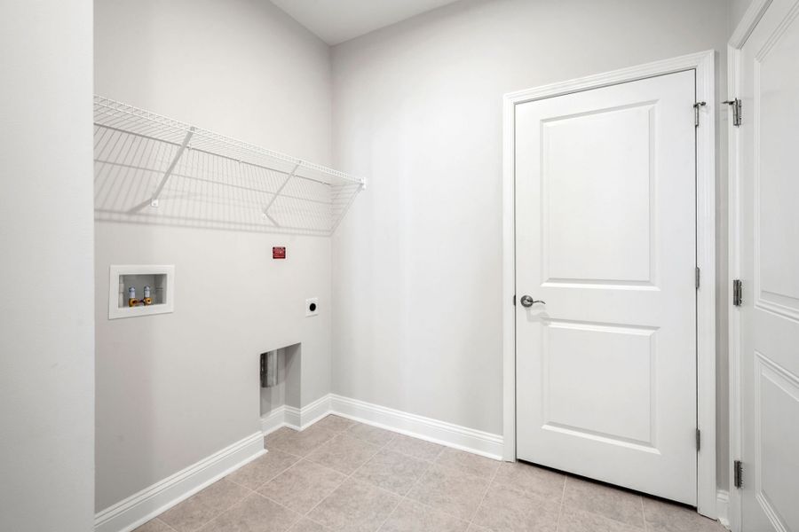 Spacious, unfurnished interior of a new home in Sun City Hilton Head, Bluffton (Image 12).