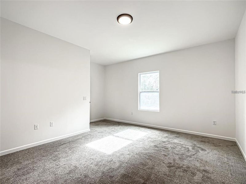 Spacious, unfurnished interior of a new home in , Dunnellon (Image 15).