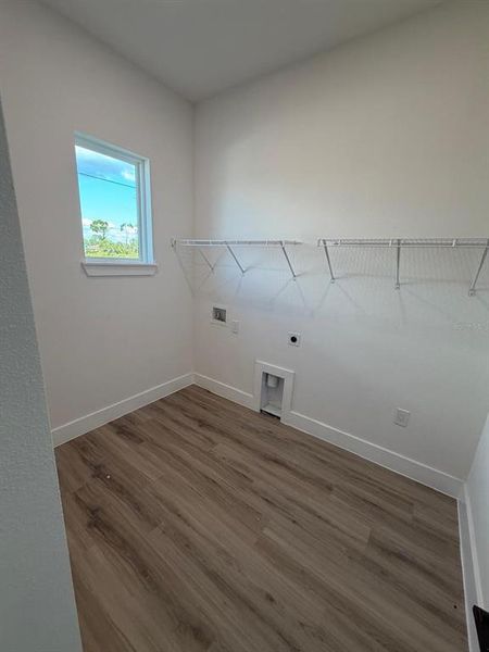 Spacious, unfurnished interior of a new home in , Placida (Image 24).