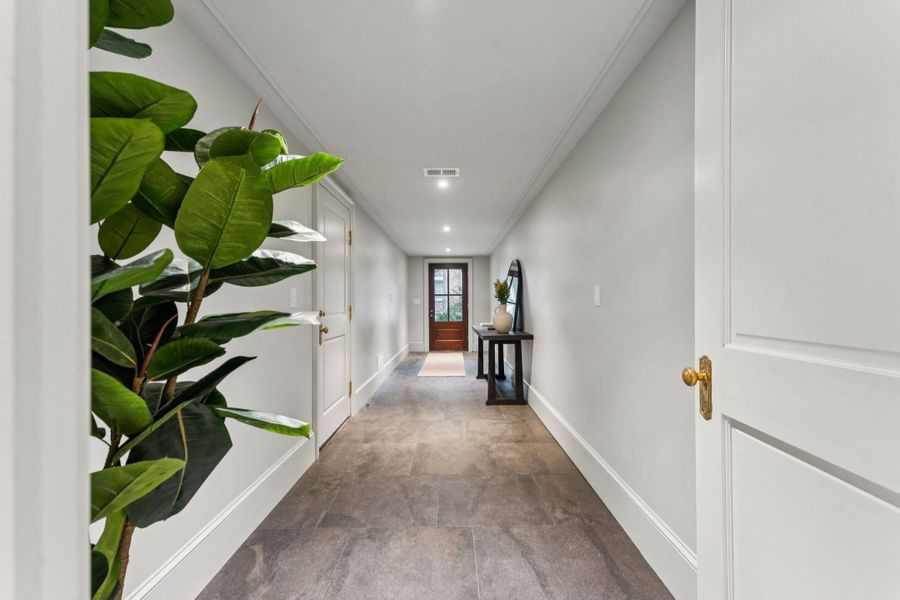 Spacious, unfurnished interior of a new home in , Charleston (Image 38).