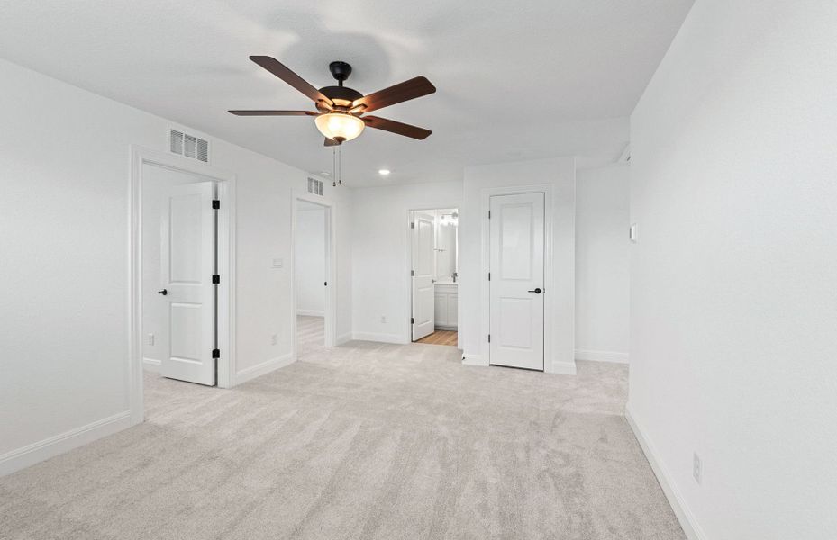 Spacious, unfurnished interior of a new home in Lagos, Manor (Image 35).
