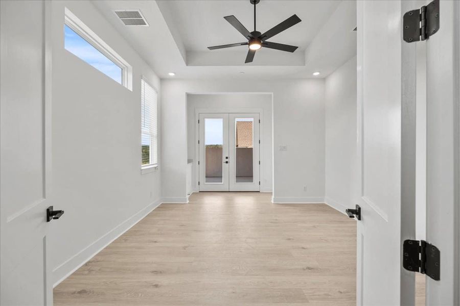 Spacious, unfurnished interior of a new home in Sweetwater, Austin (Image 29).