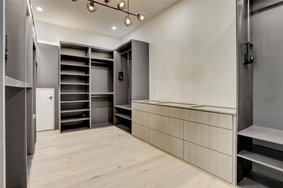 Image 34 of a home in .