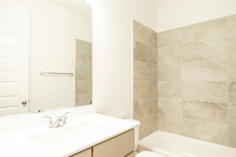 Furnished interior view inside a new home in Cross Creek West 45', Fulshear (Image 7). Furnished interior view inside a new home in Cross Creek West 45', Fulshear (Image 7).