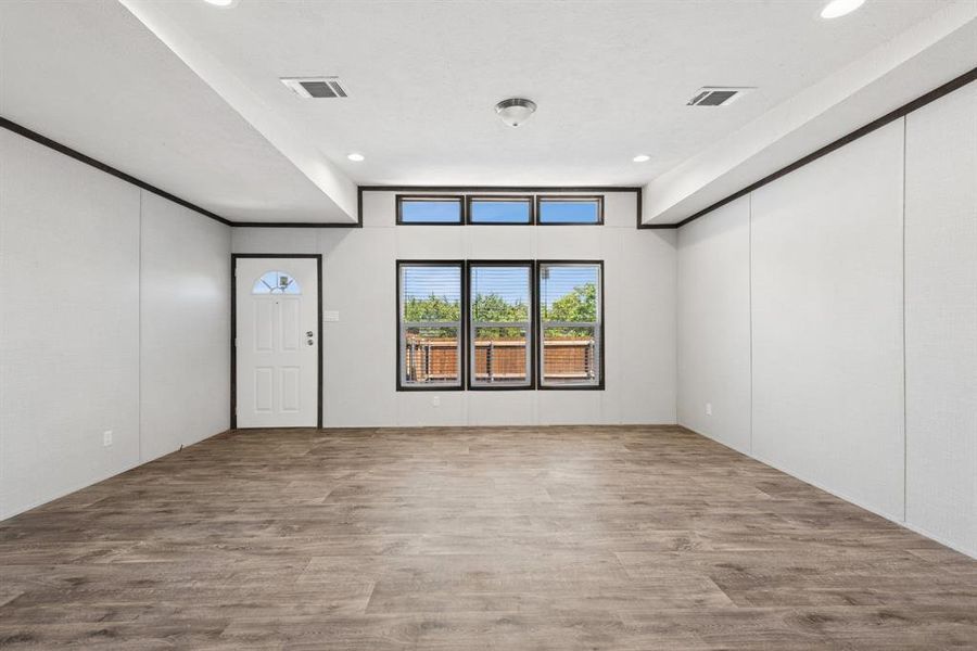 Spacious, unfurnished interior of a new home in , Granbury (Image 16).