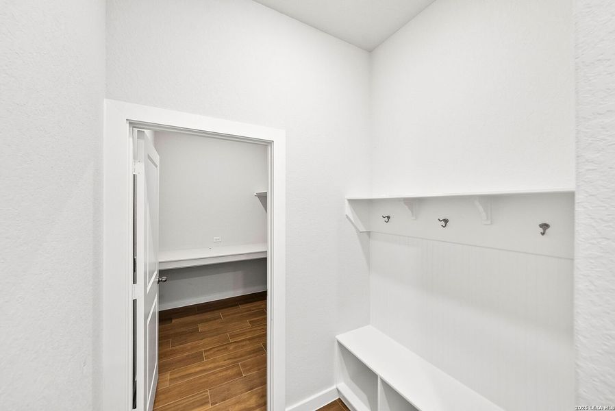 Spacious, unfurnished interior of a new home in Davis Ranch 60', San Antonio (Image 50).