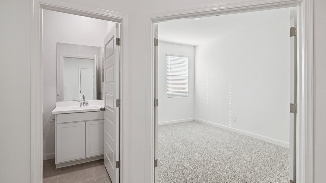 Spacious, unfurnished interior of a new home in Desert Moon Estates, Buckeye (Image 25).