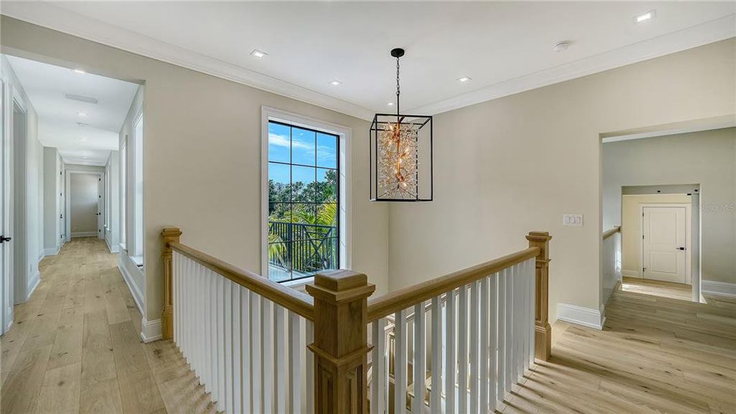 Spacious, unfurnished interior of a new home in , Sarasota (Image 20).