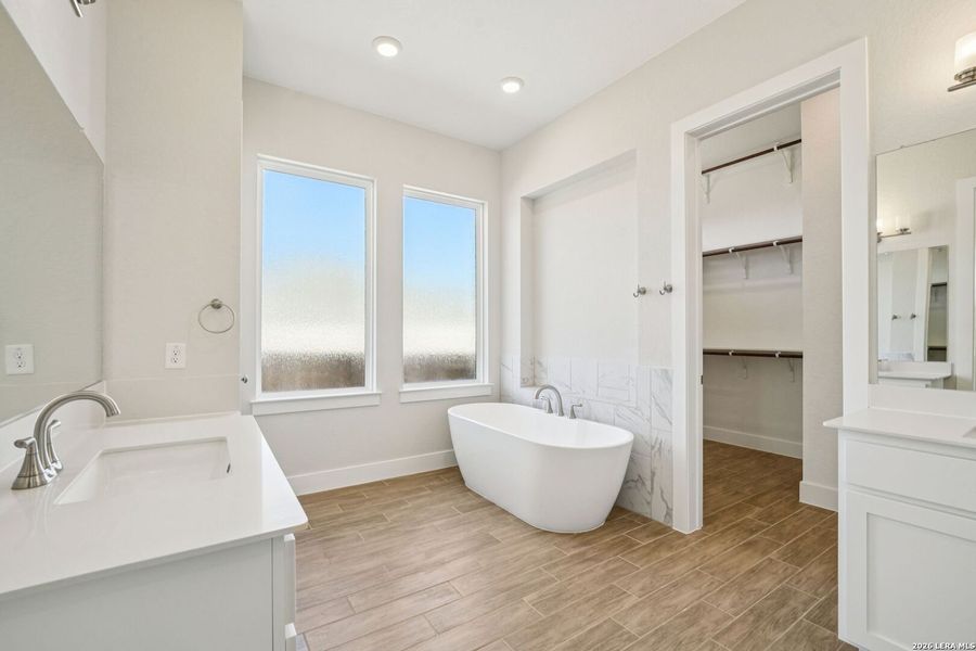 Furnished interior view inside a new home in Meyer Ranch, New Braunfels (Image 10).