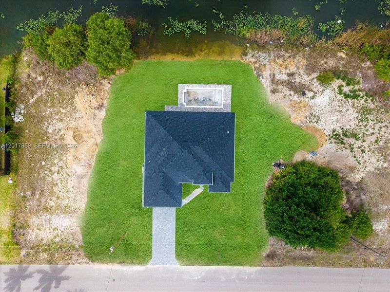 Image 8 of a home in .