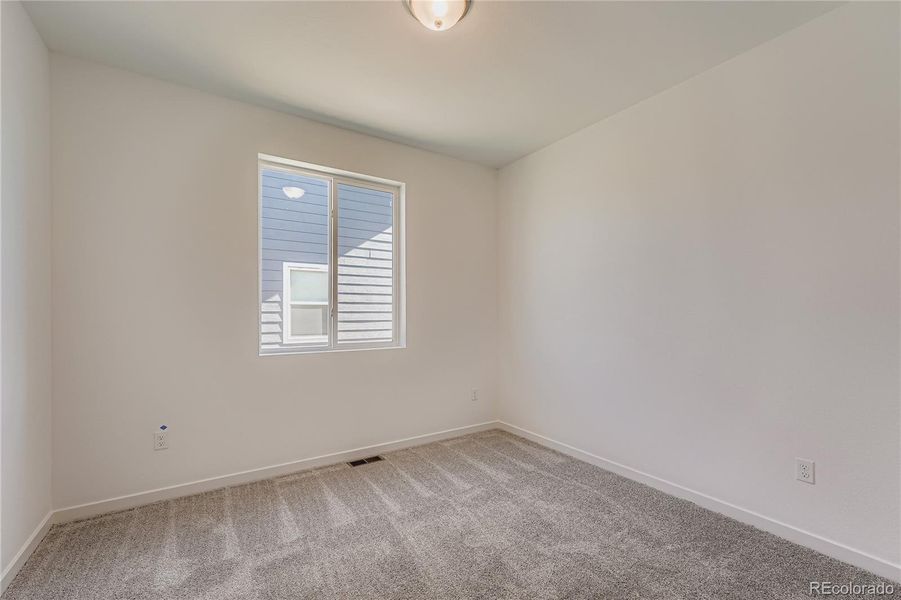 Spacious, unfurnished interior of a new home in Wolf Creek Run, Strasburg (Image 15).